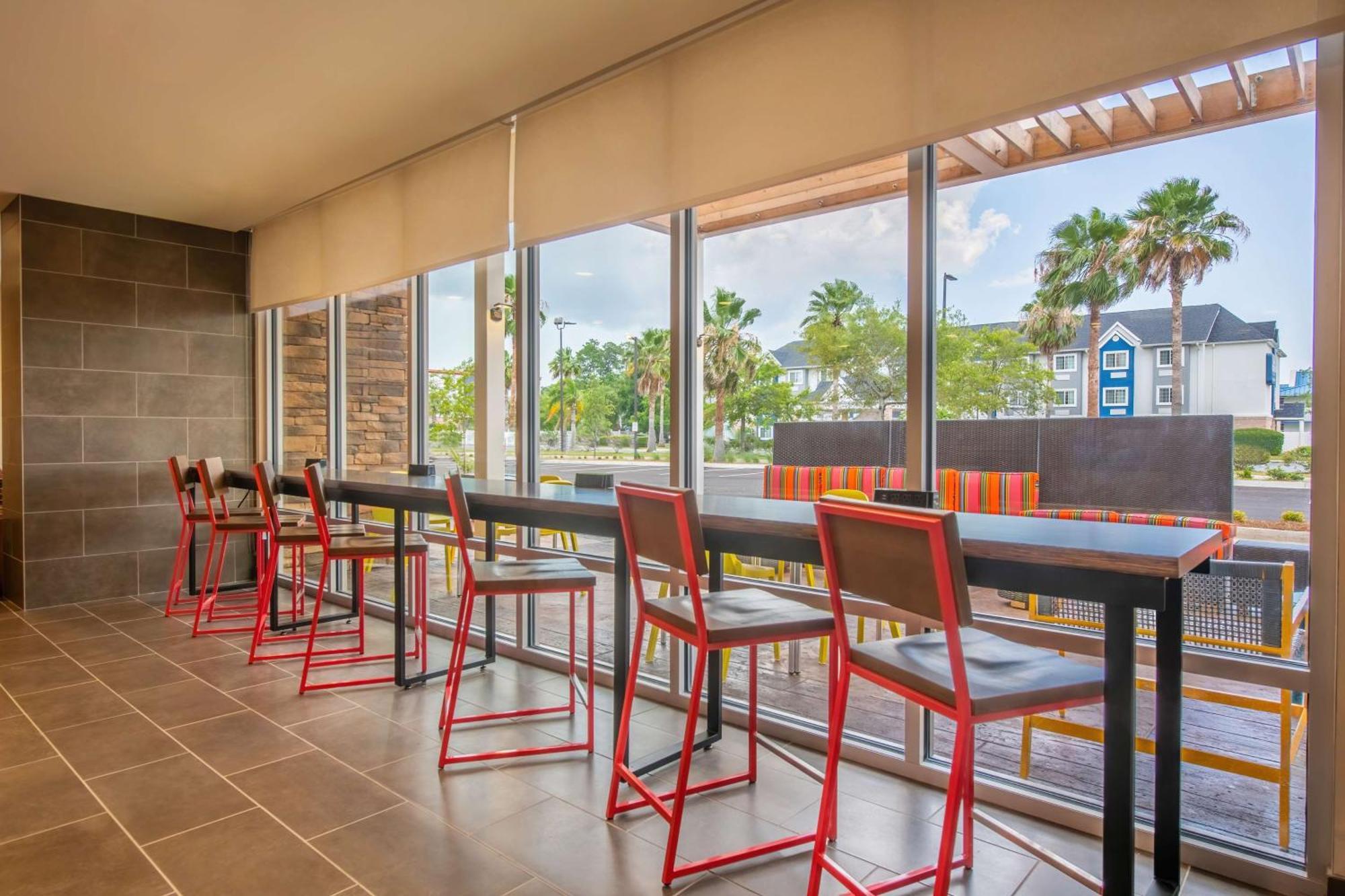 Home2 By Hilton 3* Kingsland